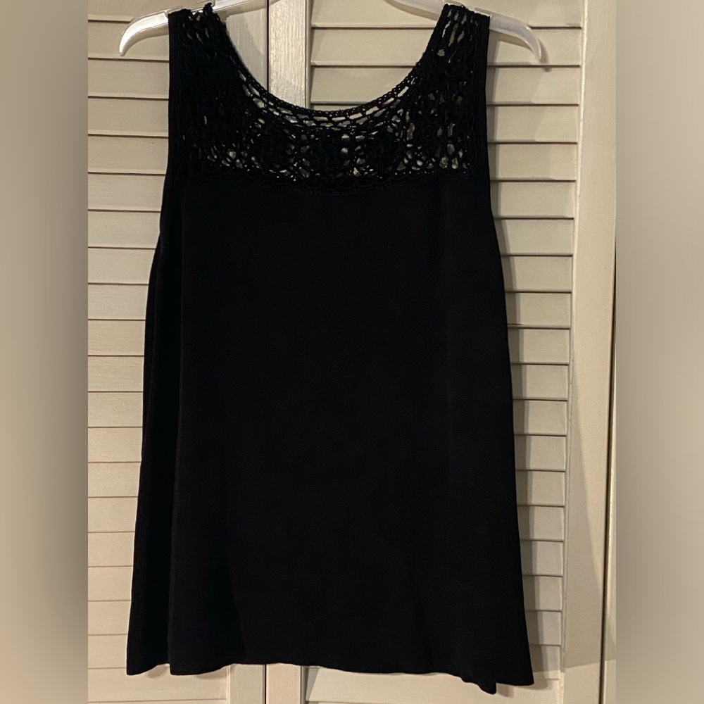 Ladies sleeveless crocheted detail top